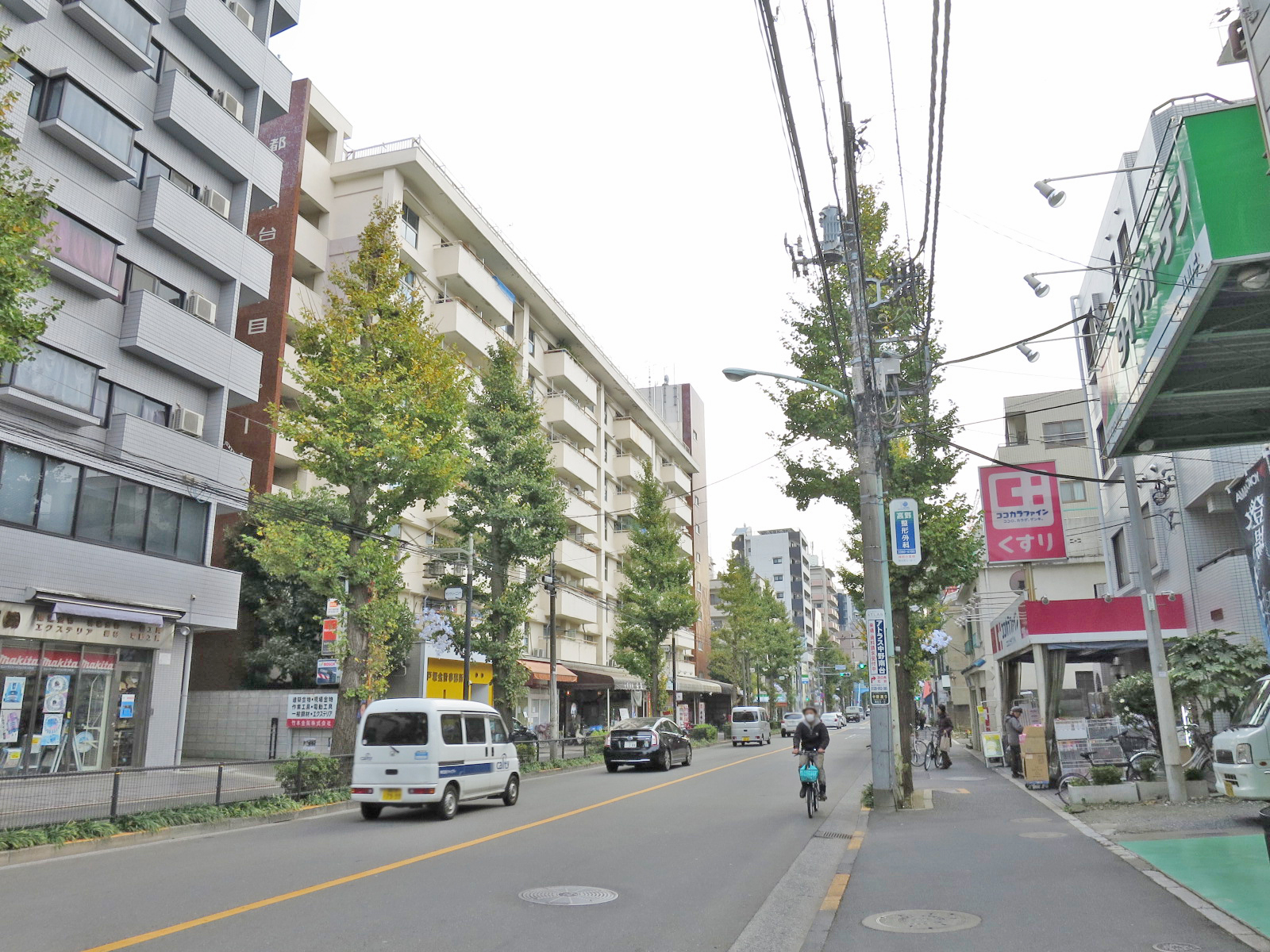 周辺は住宅やマンションが多いエリア