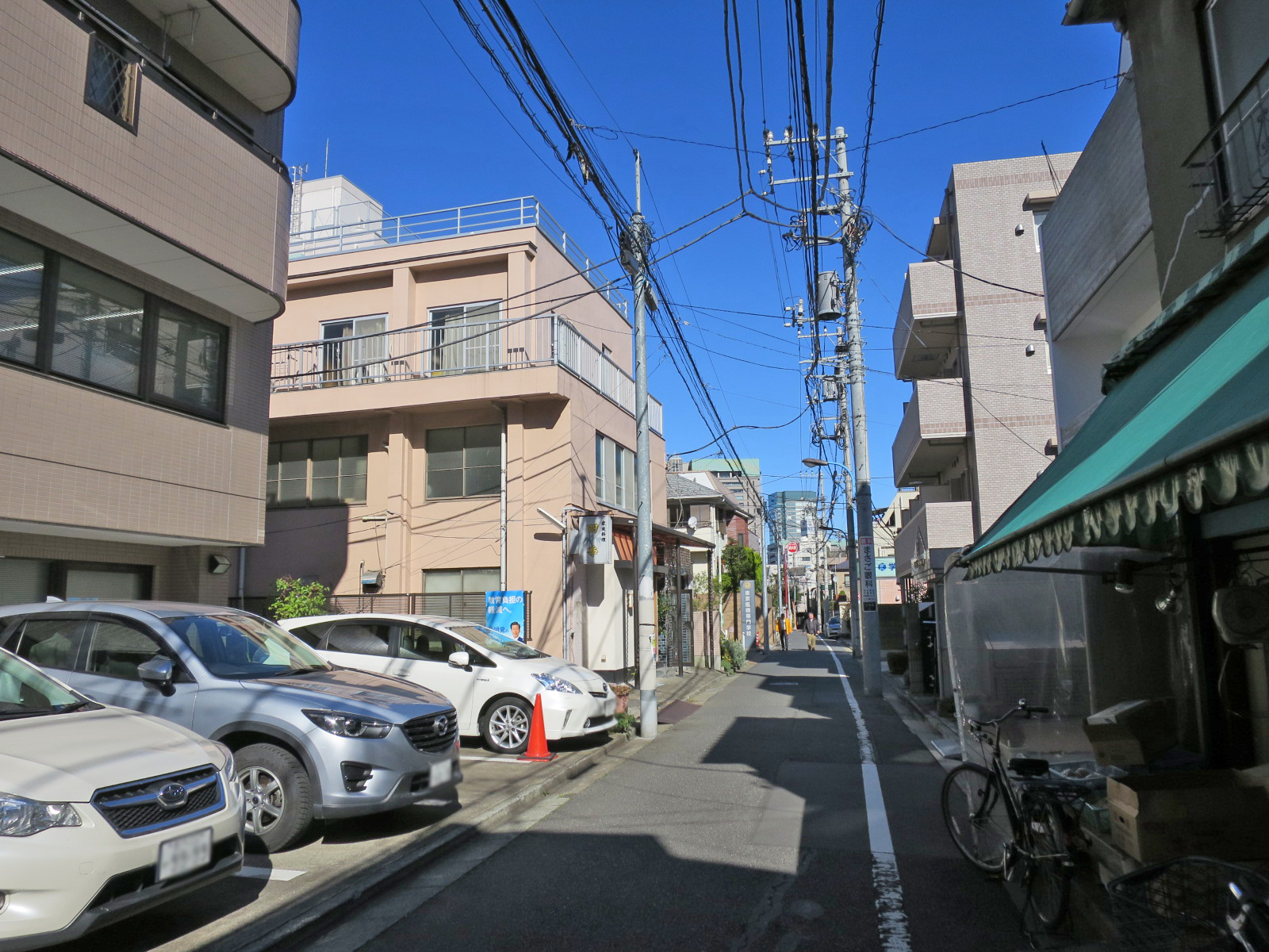 周辺は静かなエリア