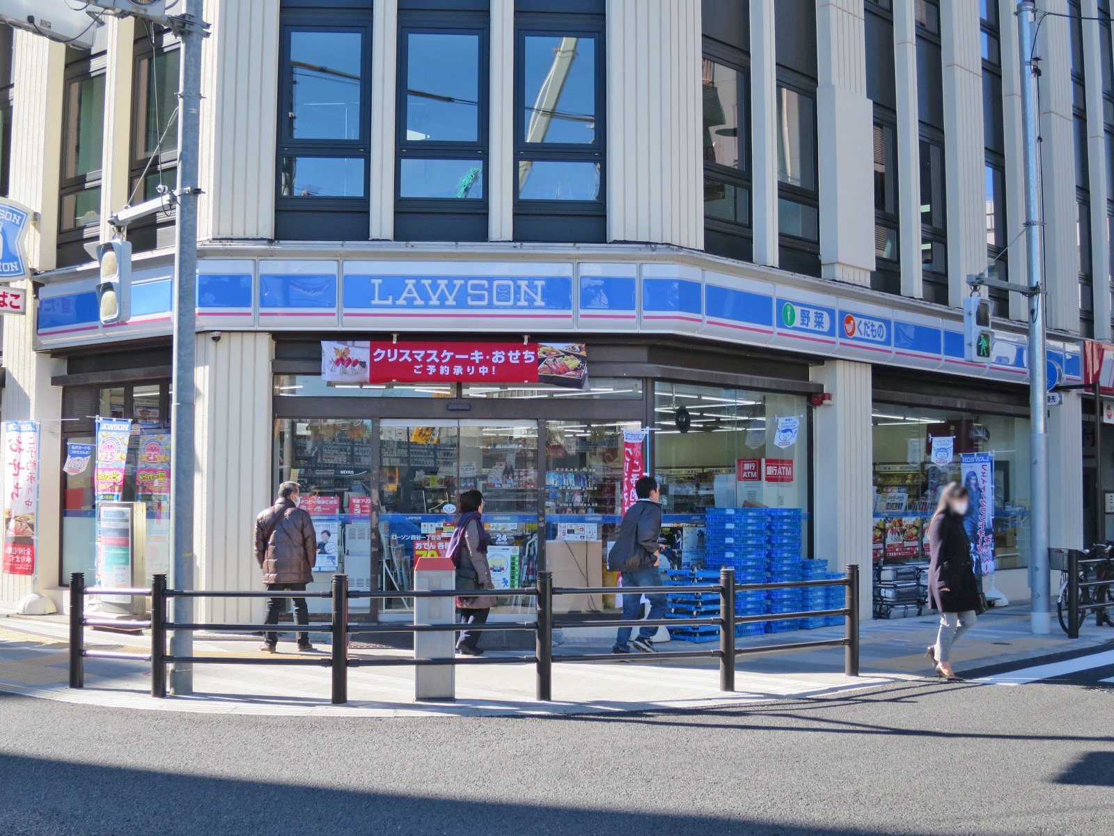 徒歩1分のローソン四谷一丁目店
