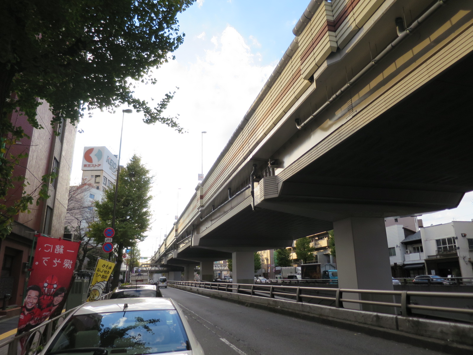 高速道路沿いの立地