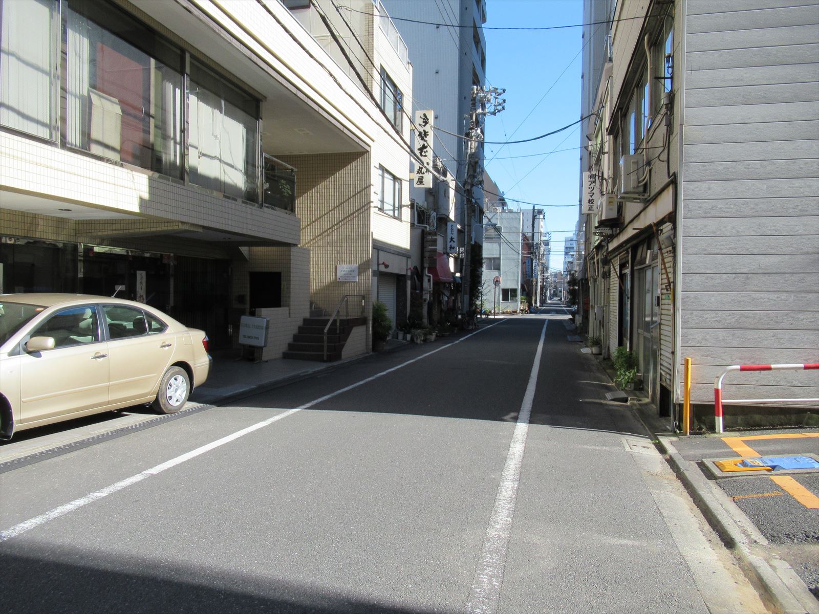 オフィスビル前面道路