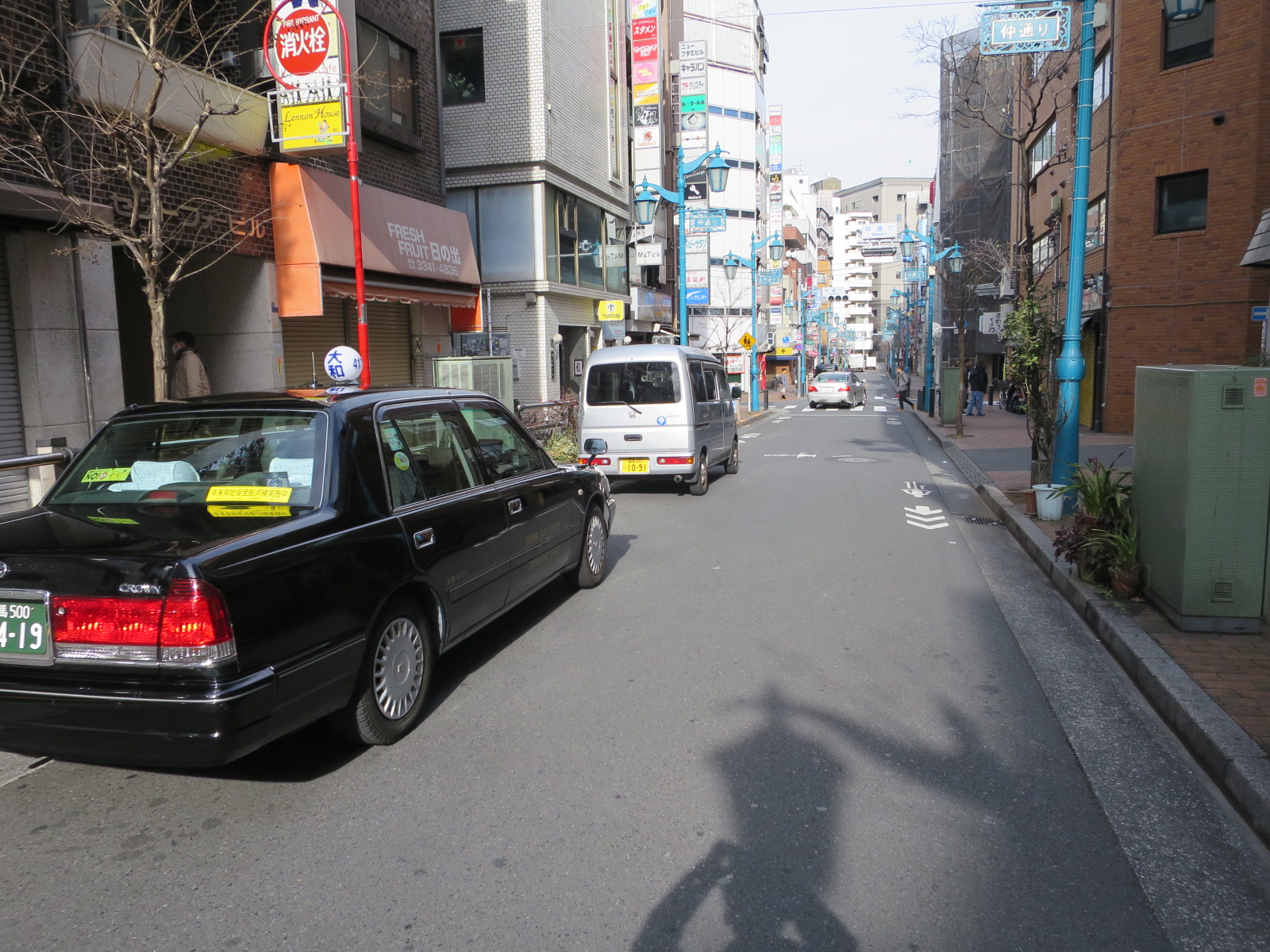 オフィスビル前面道路