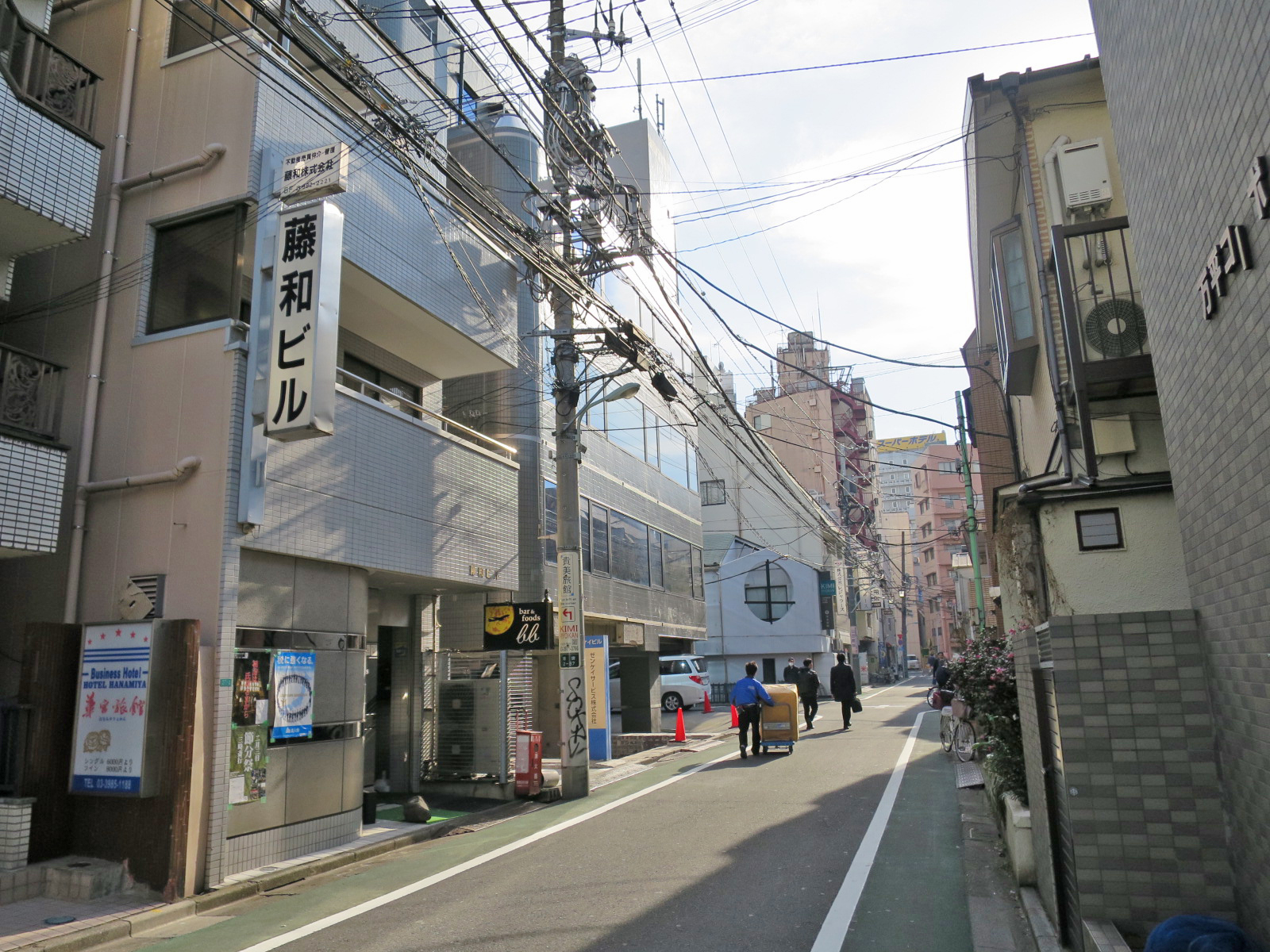 周辺は静かなエリア