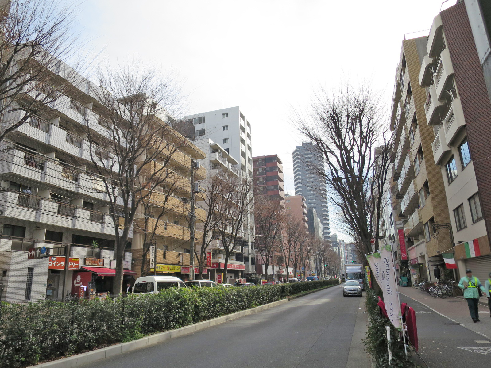 周辺は静かなエリア
