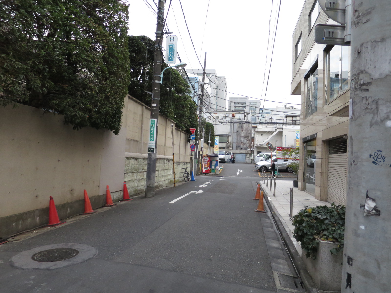 物件前面の通り