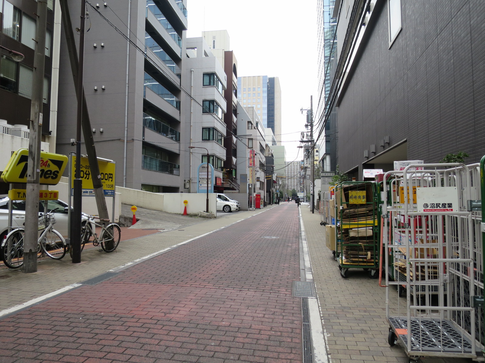 芝浦ワンハンドレッドビル前面道路