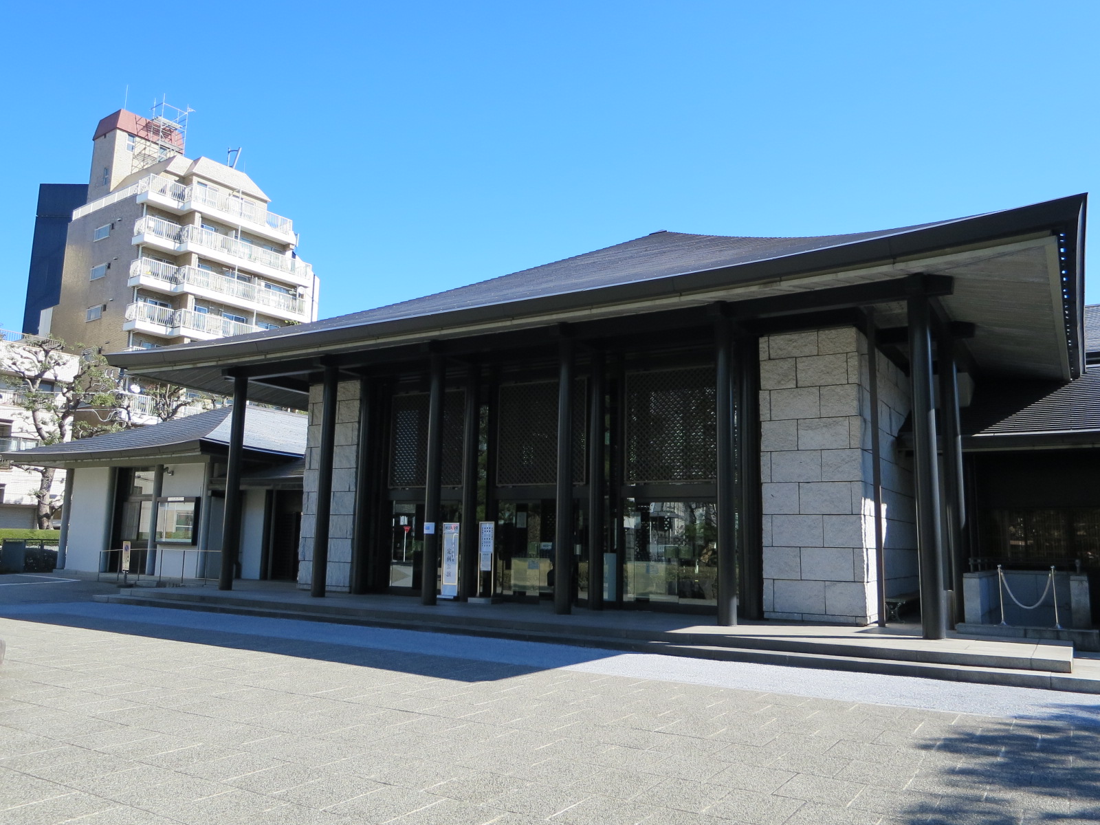 近くの国立能楽堂