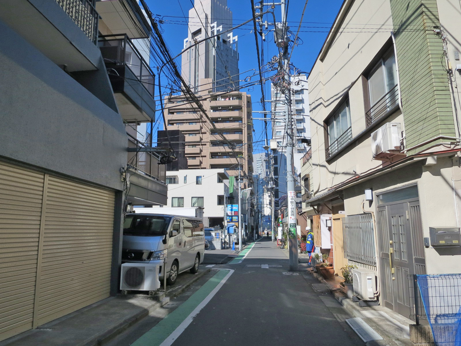 周辺は静かなエリア