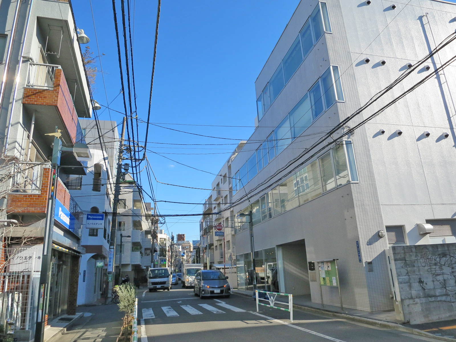 周辺は静かなエリア
