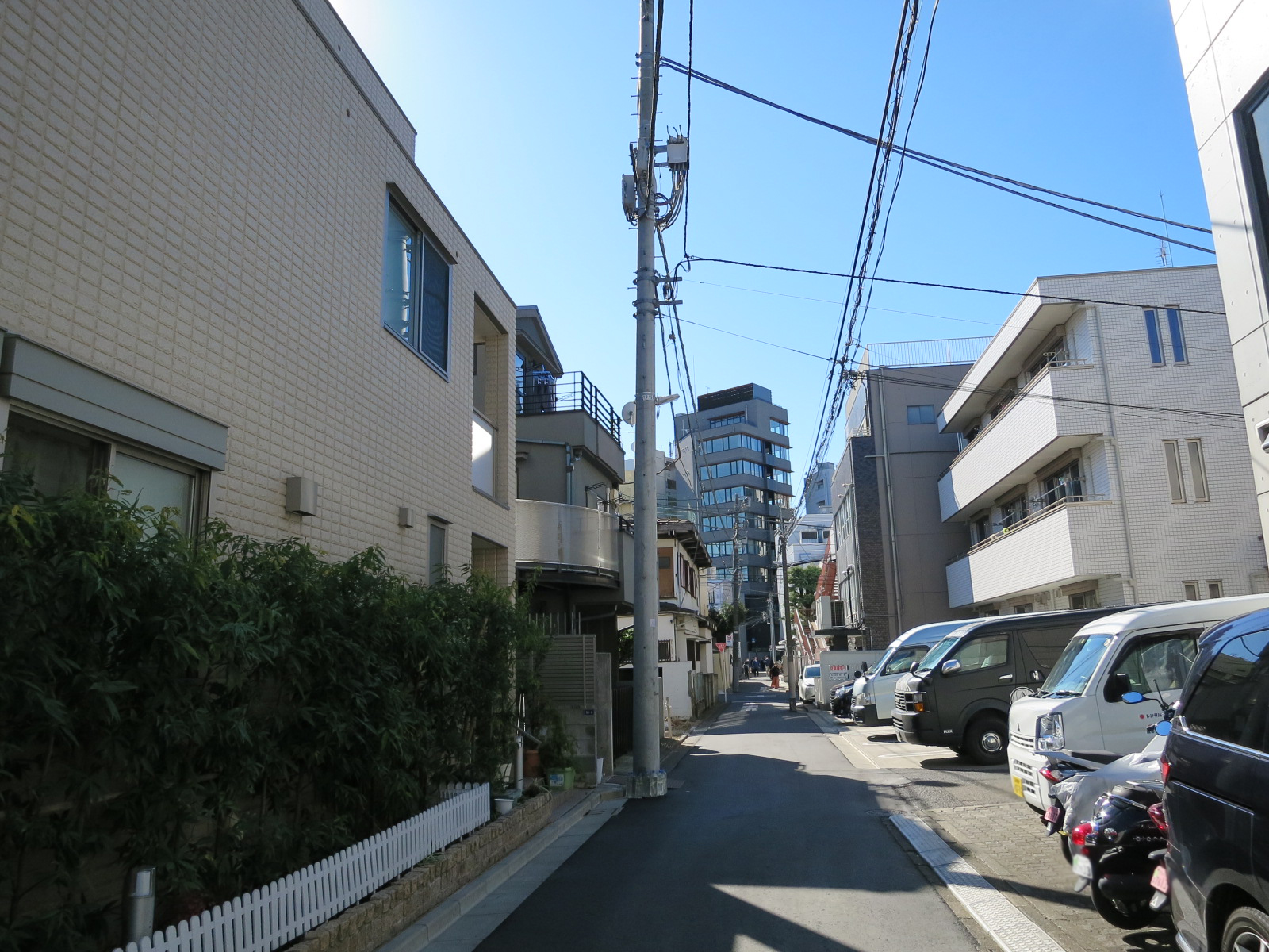 周辺は静かなエリア