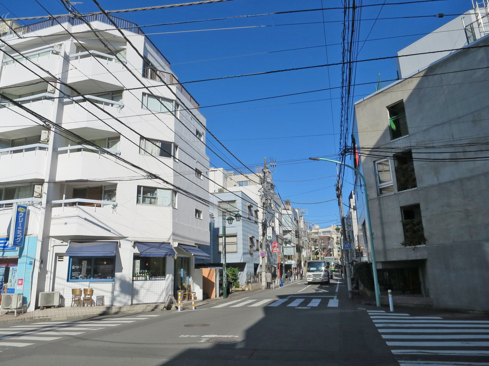 周辺は静かなエリア