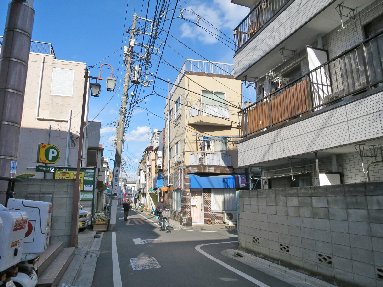 周辺は静かなエリア