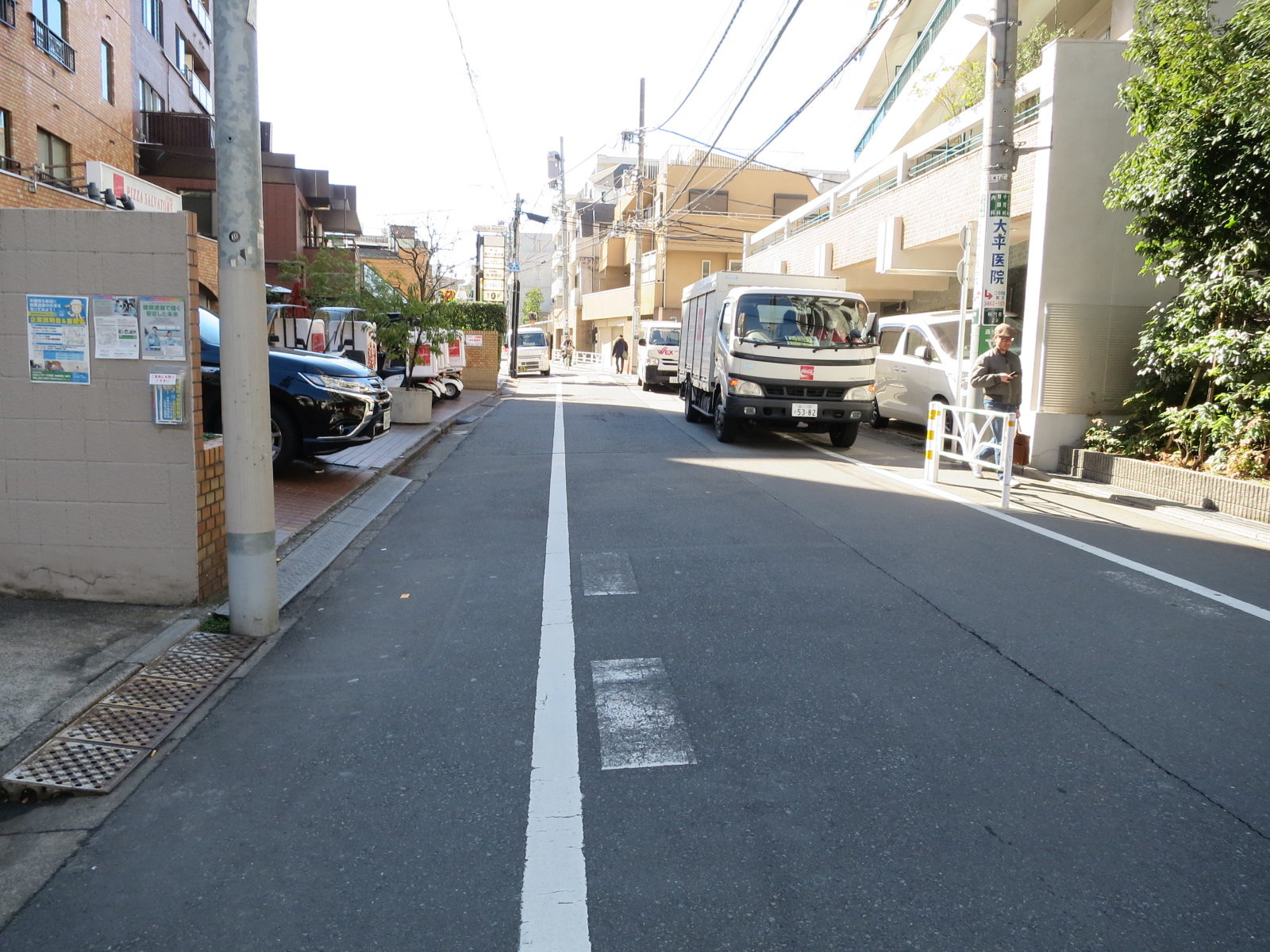 オフィスビル前面道路