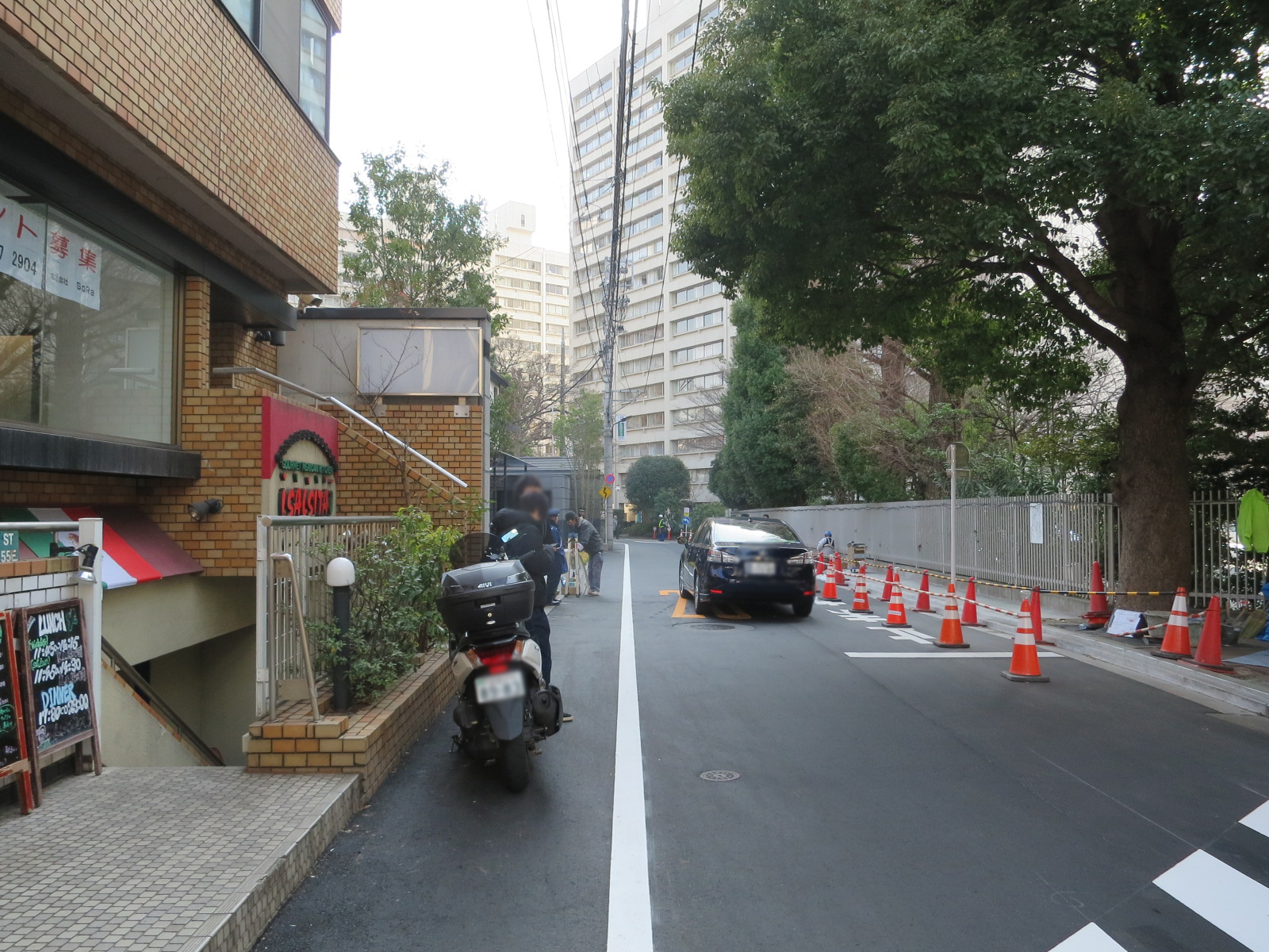 広尾アーバン前面の通り