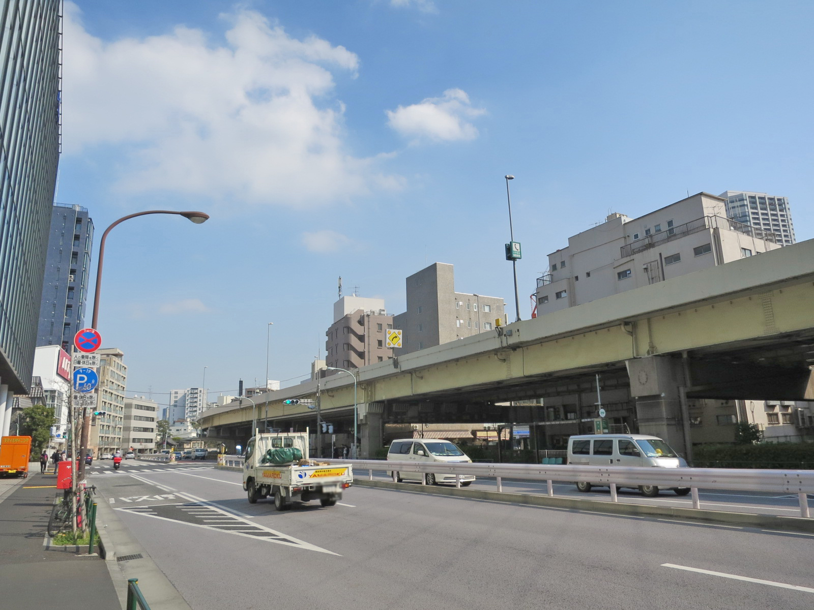 明治通りが至近