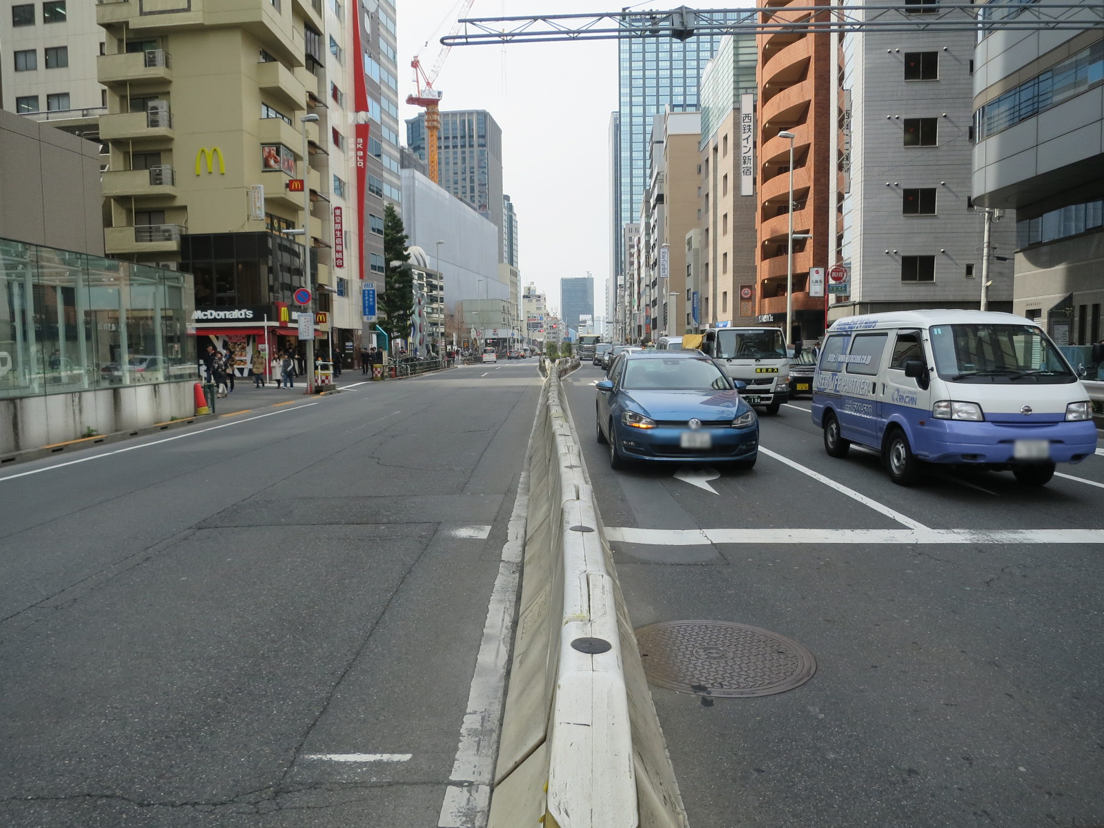 オフィスビル前面道路