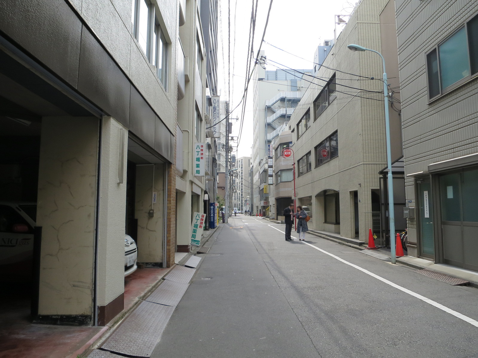 栄ビル前面の通り