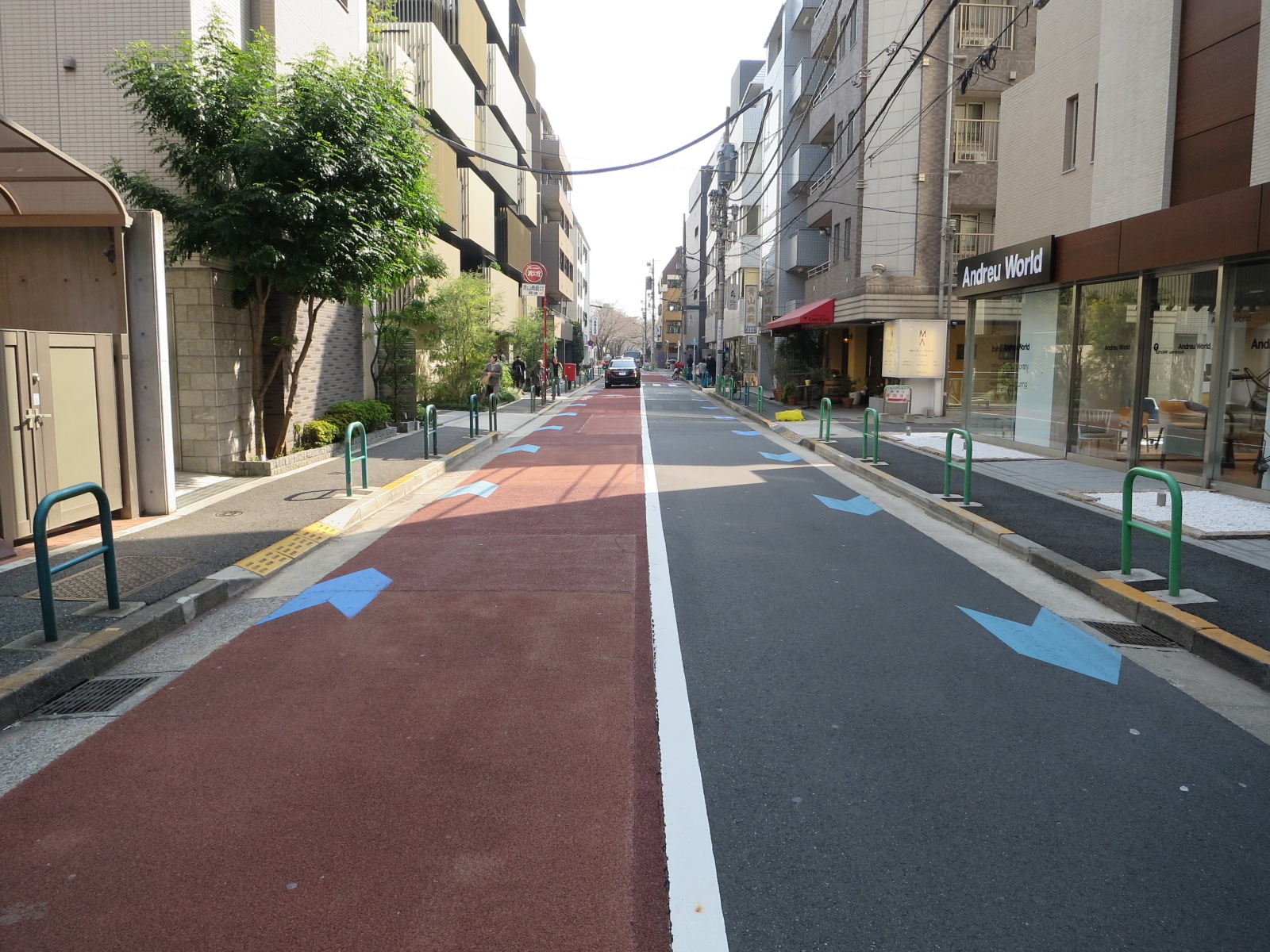 オフィス前面道路