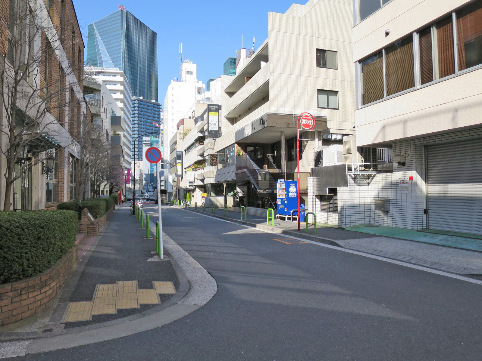 周辺は静かなエリア