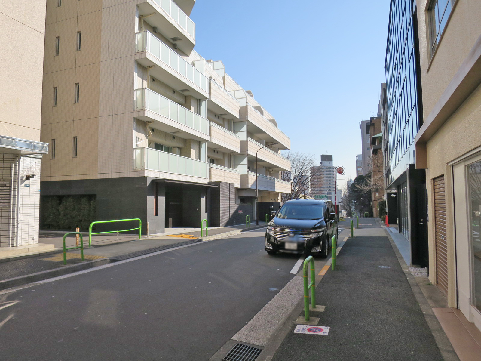 高橋ビル前面の通り