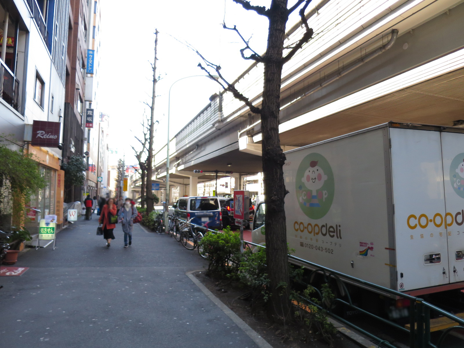六本木小山ビル前面の通り