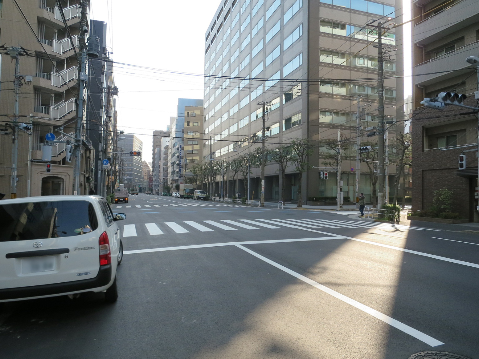 オフィス前面の清洲橋通り