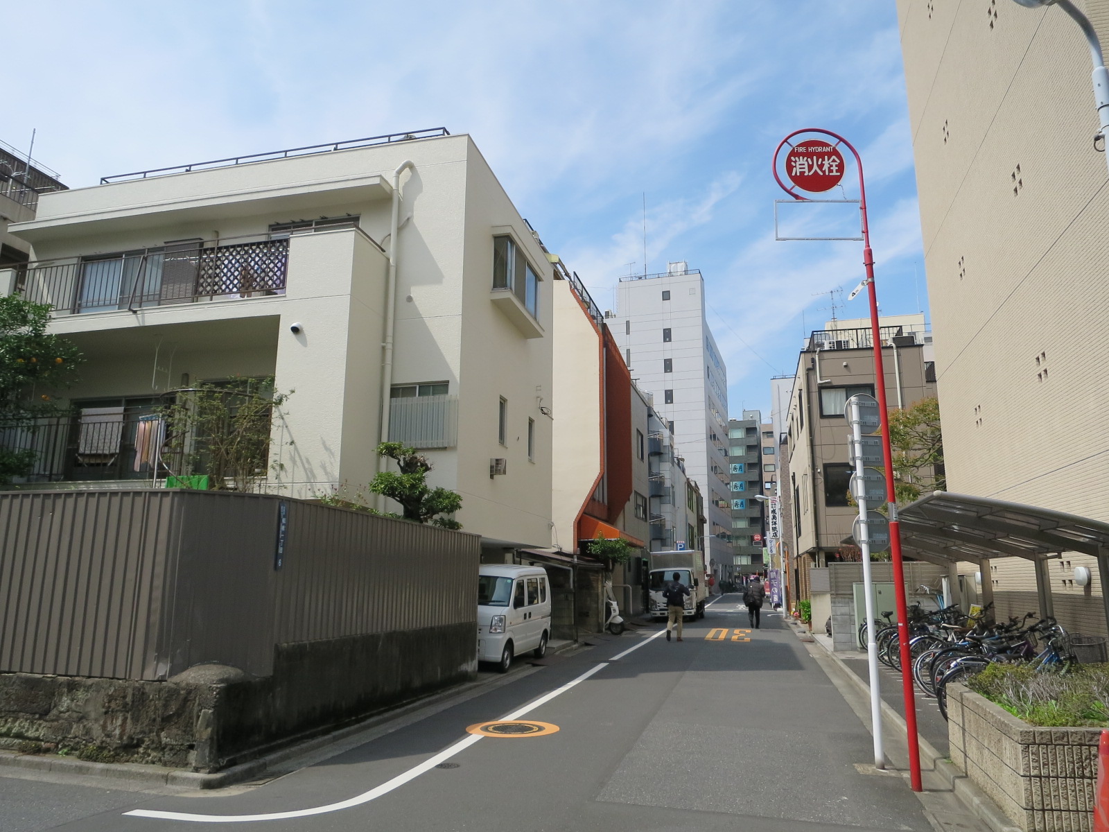 周辺は静かなエリア