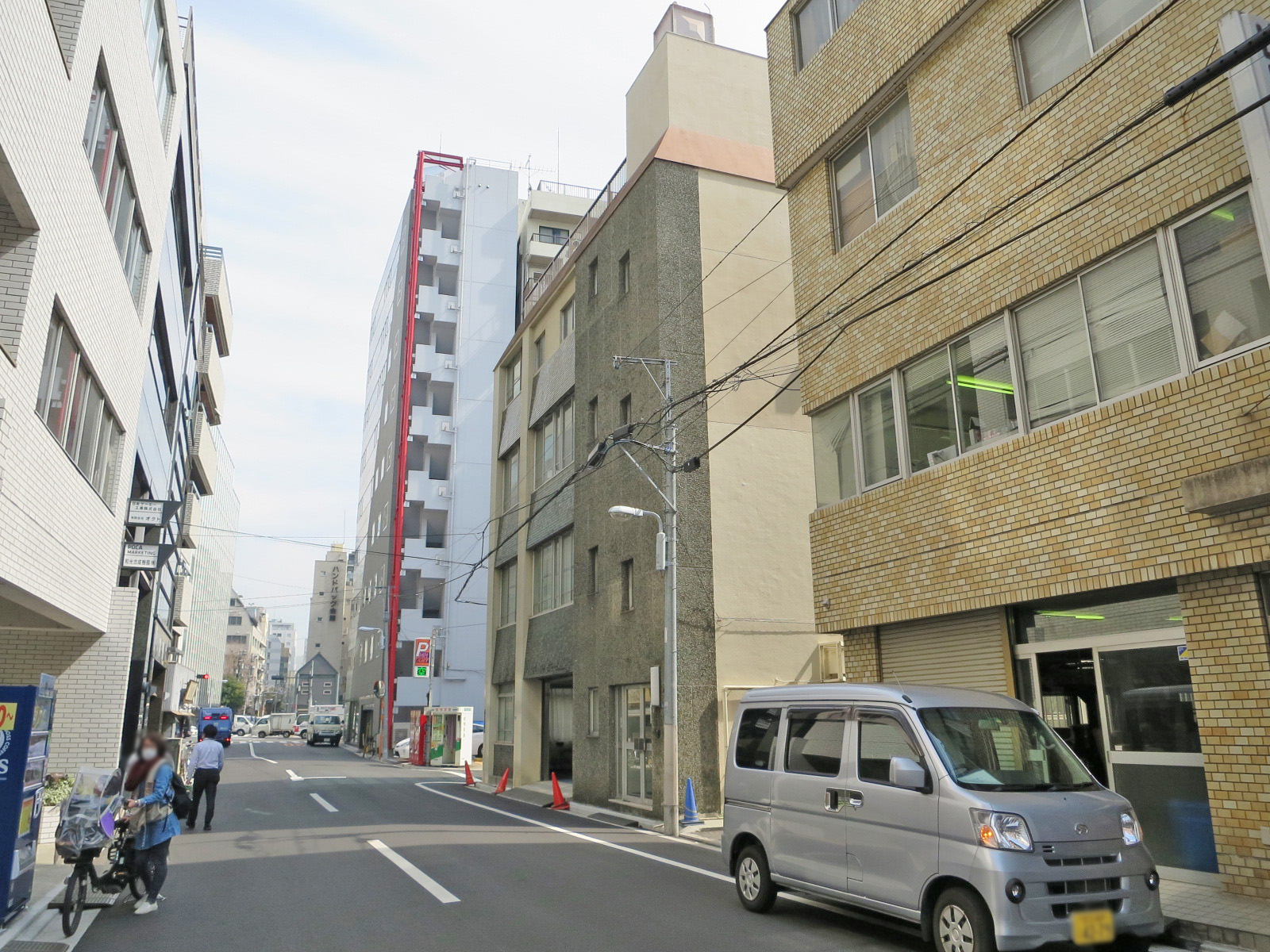 周辺は静かなエリア