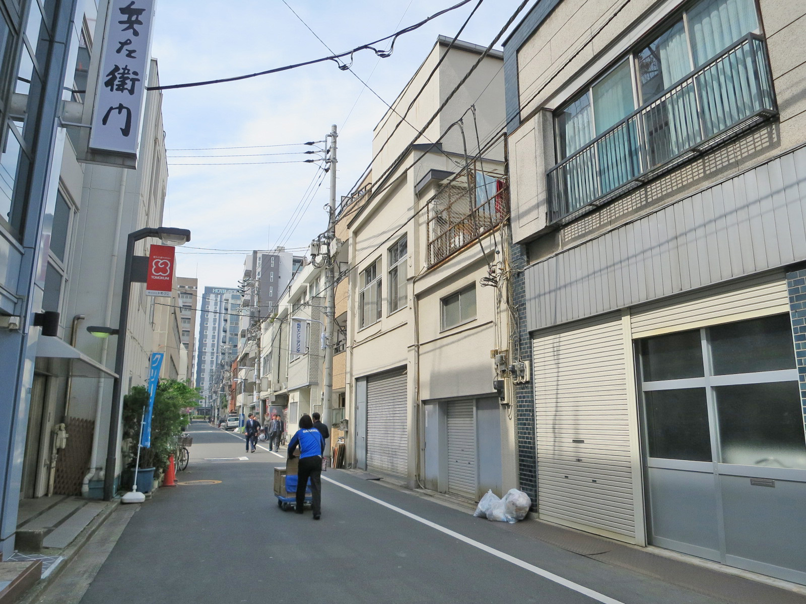 周辺は静かなエリア