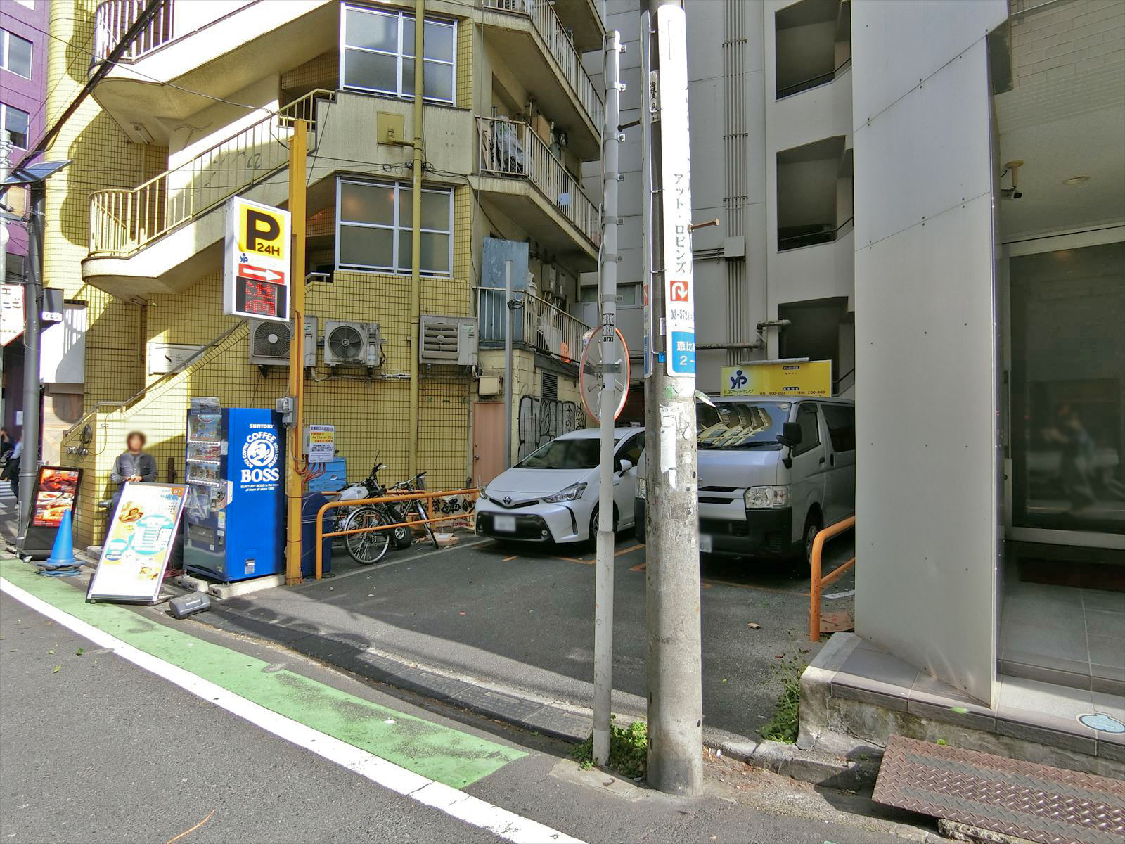 向かいのコインパーキング