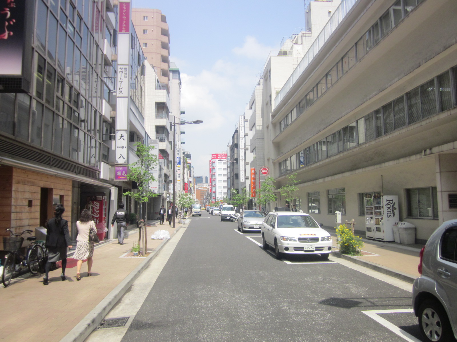 ビル前面道路