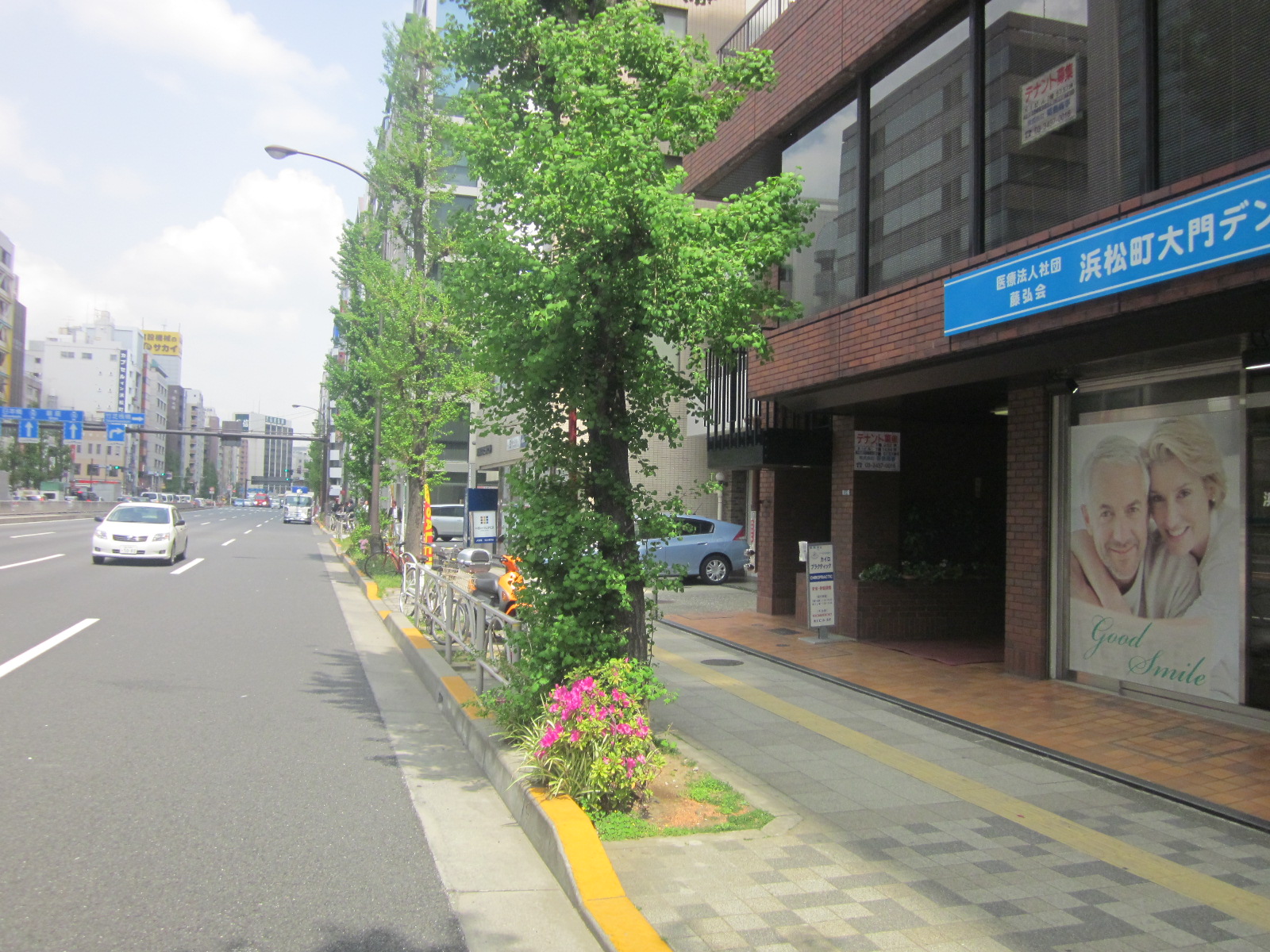 KIビル前面道路