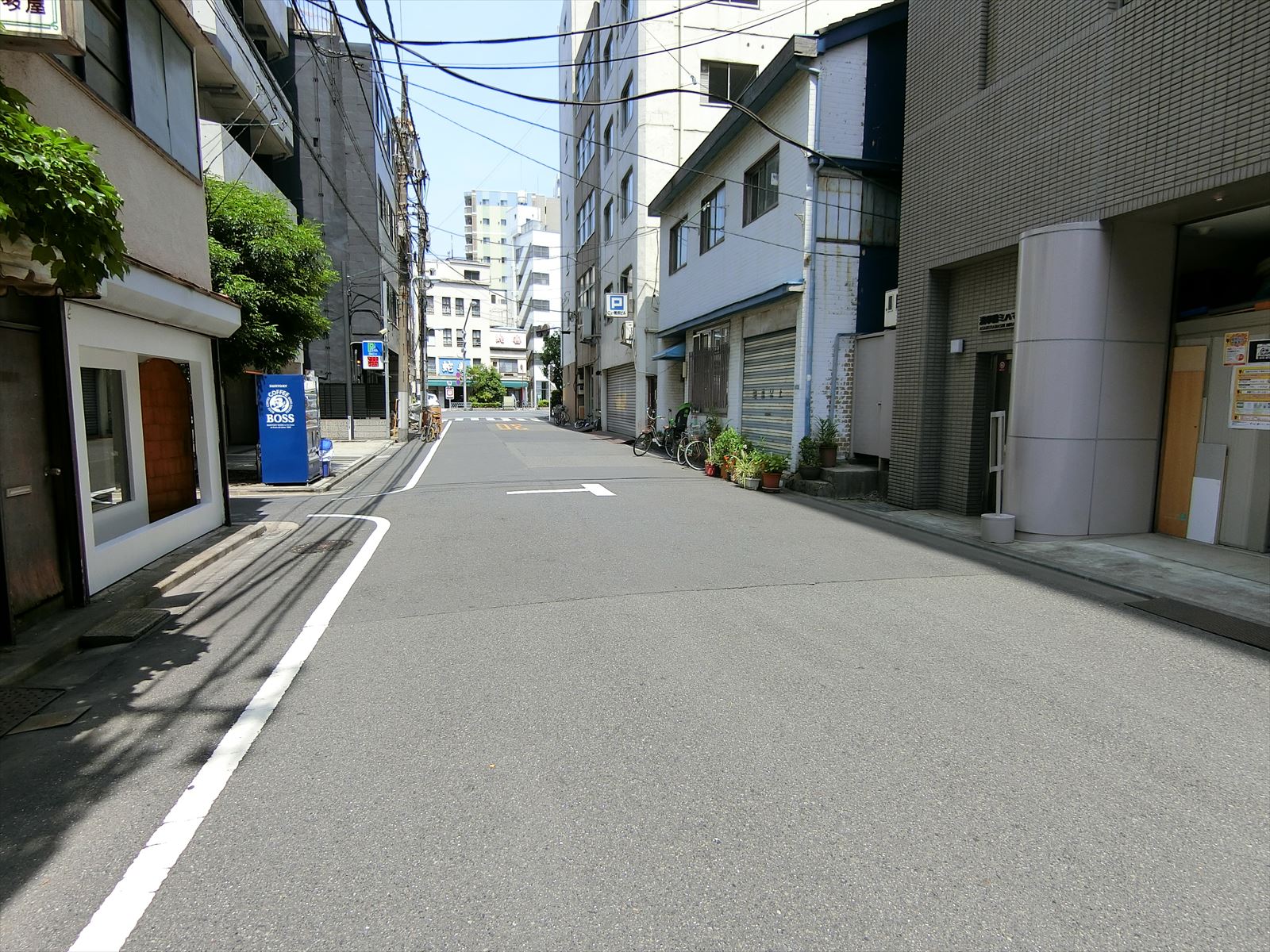 伊藤ビル前面の通り
