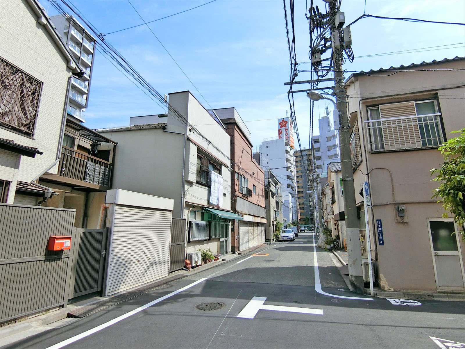 周辺は静かなエリア