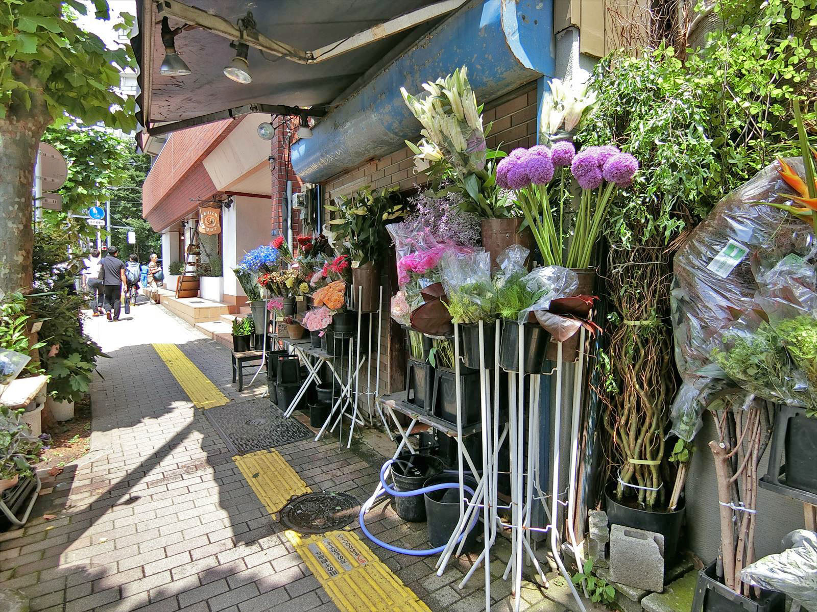 隣の花屋