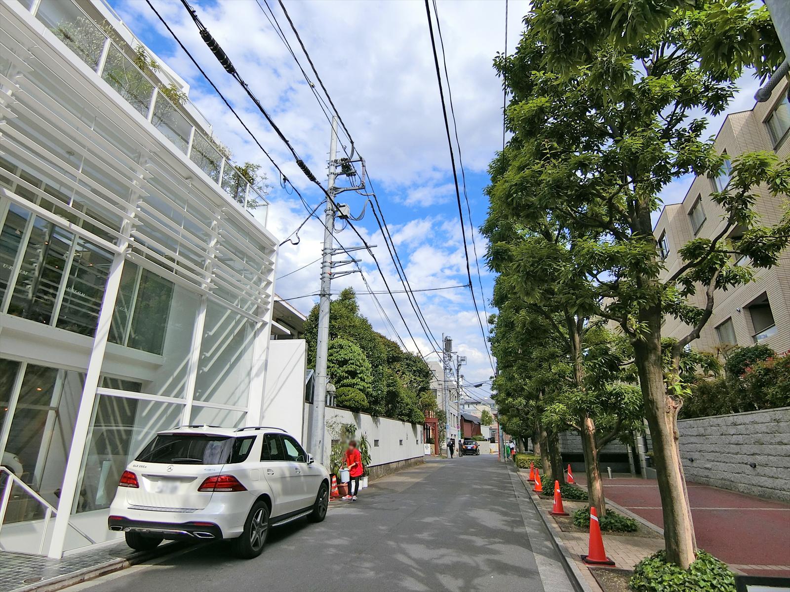 周辺は静かなエリア