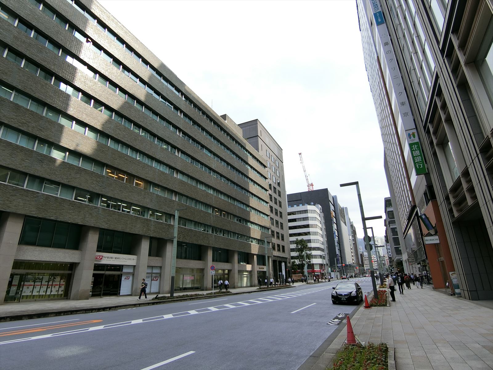 八重洲通り沿いの立地