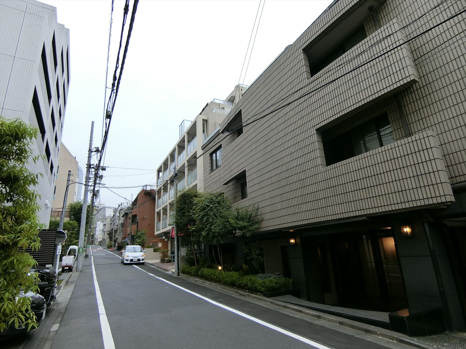 周辺は住宅街