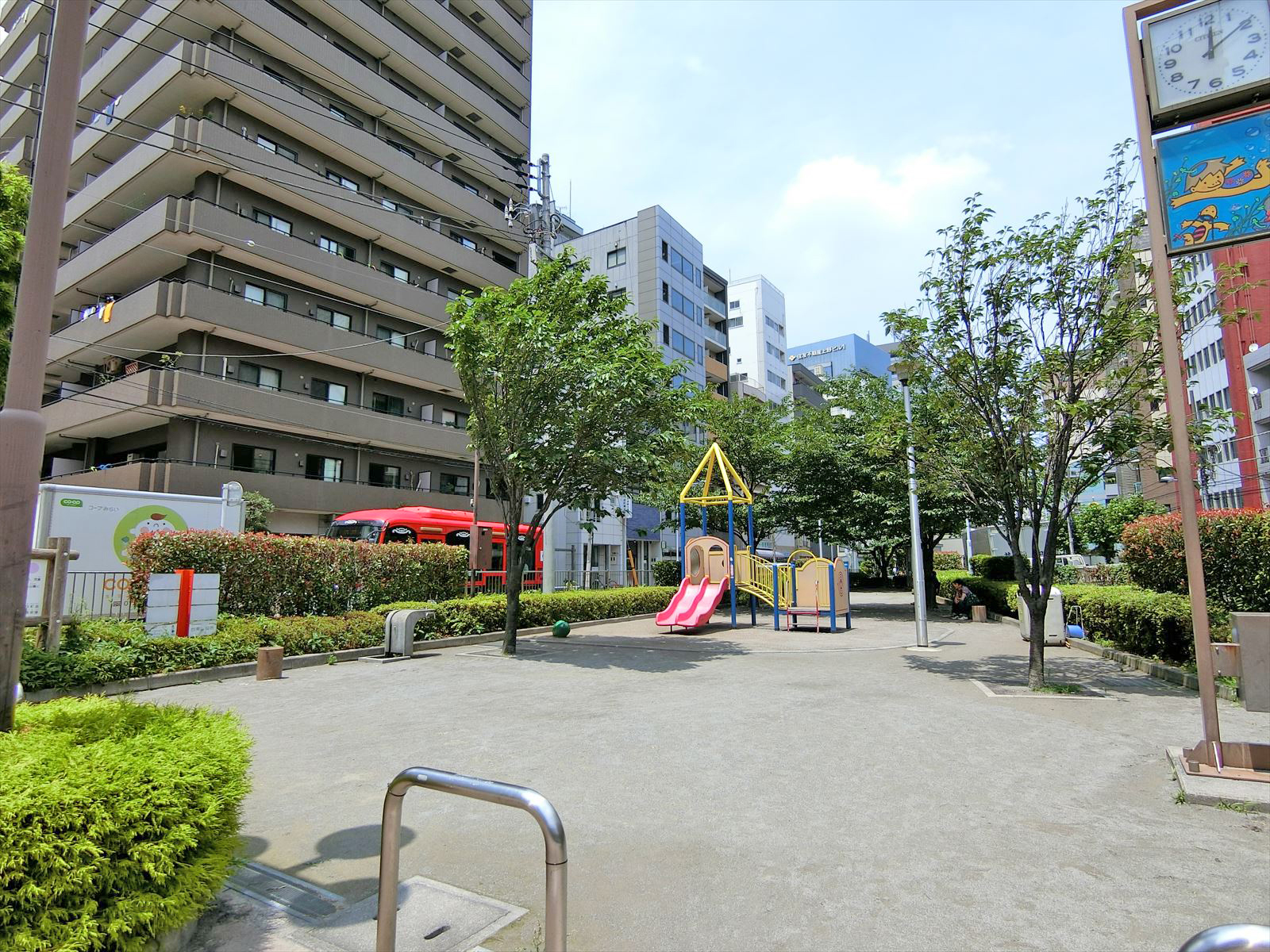 徒歩1分の北上野児童遊園