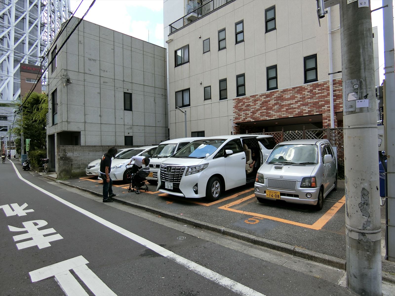 同じ通り沿いにあるコインパーキング
