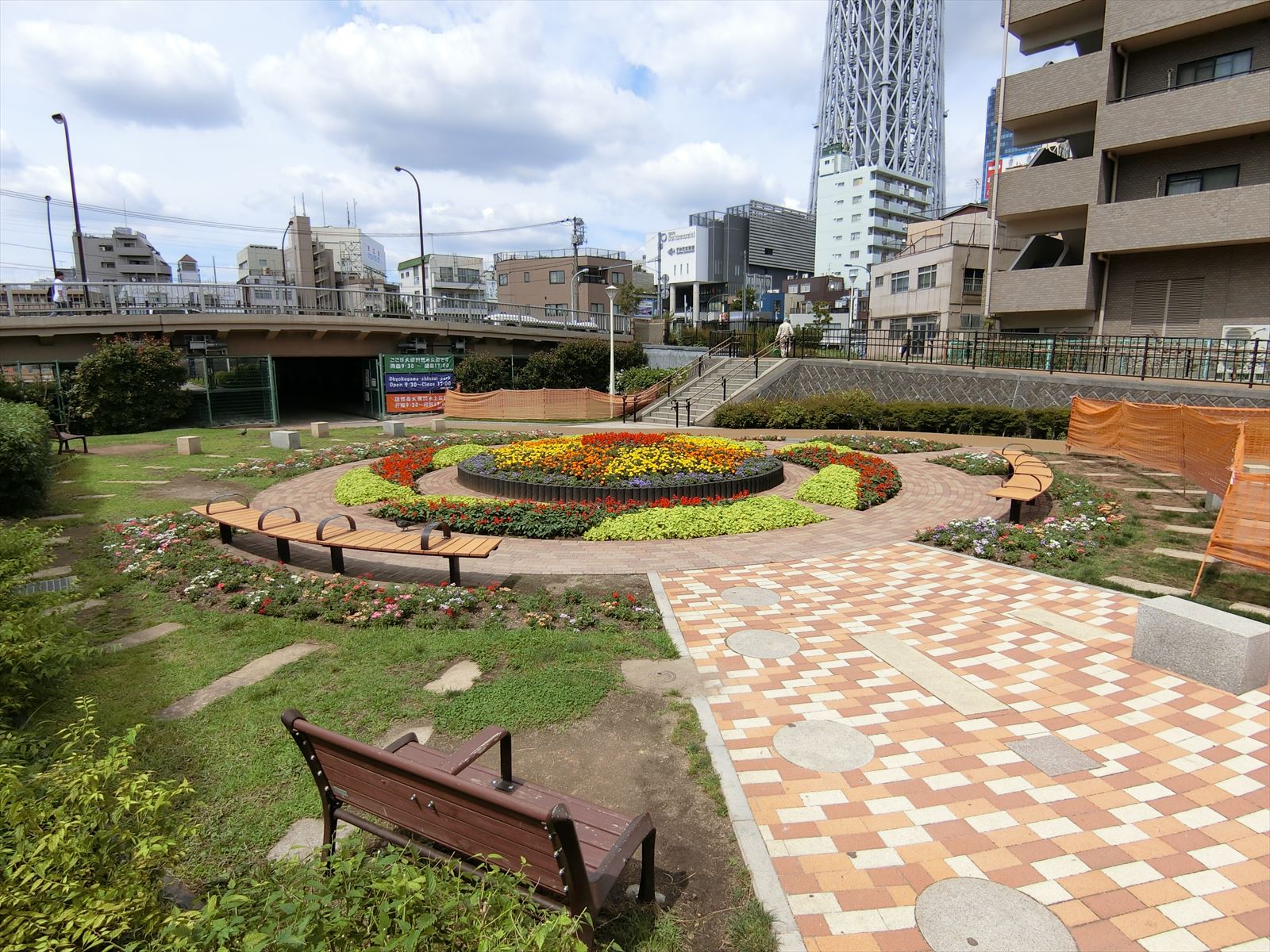徒歩2分の大横川親水公園