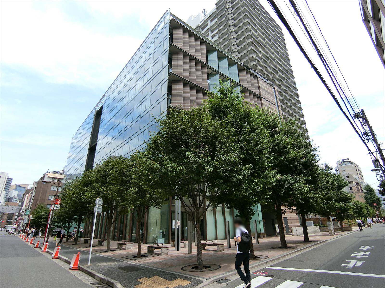 日本大学法学部図書館が至近