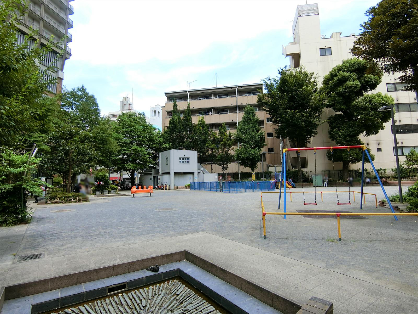 近くの西神田公園