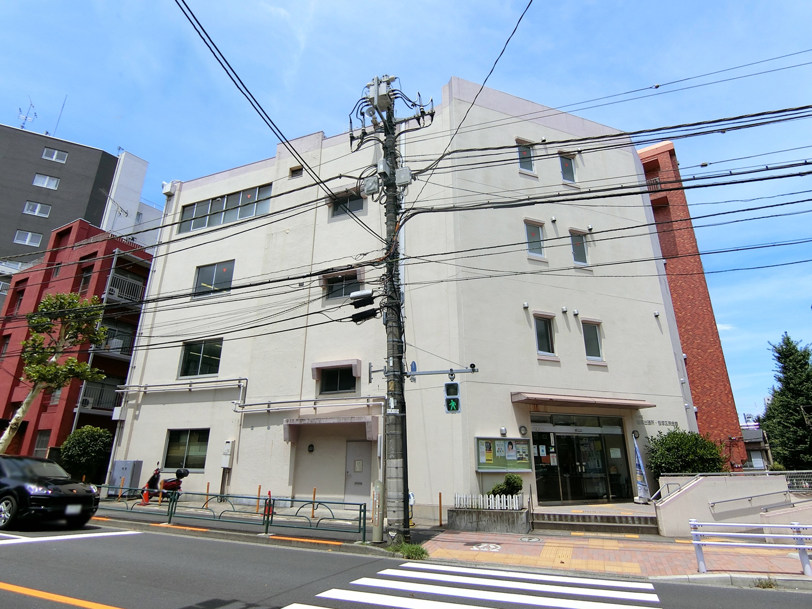 渋谷区役所笹塚出張所が至近