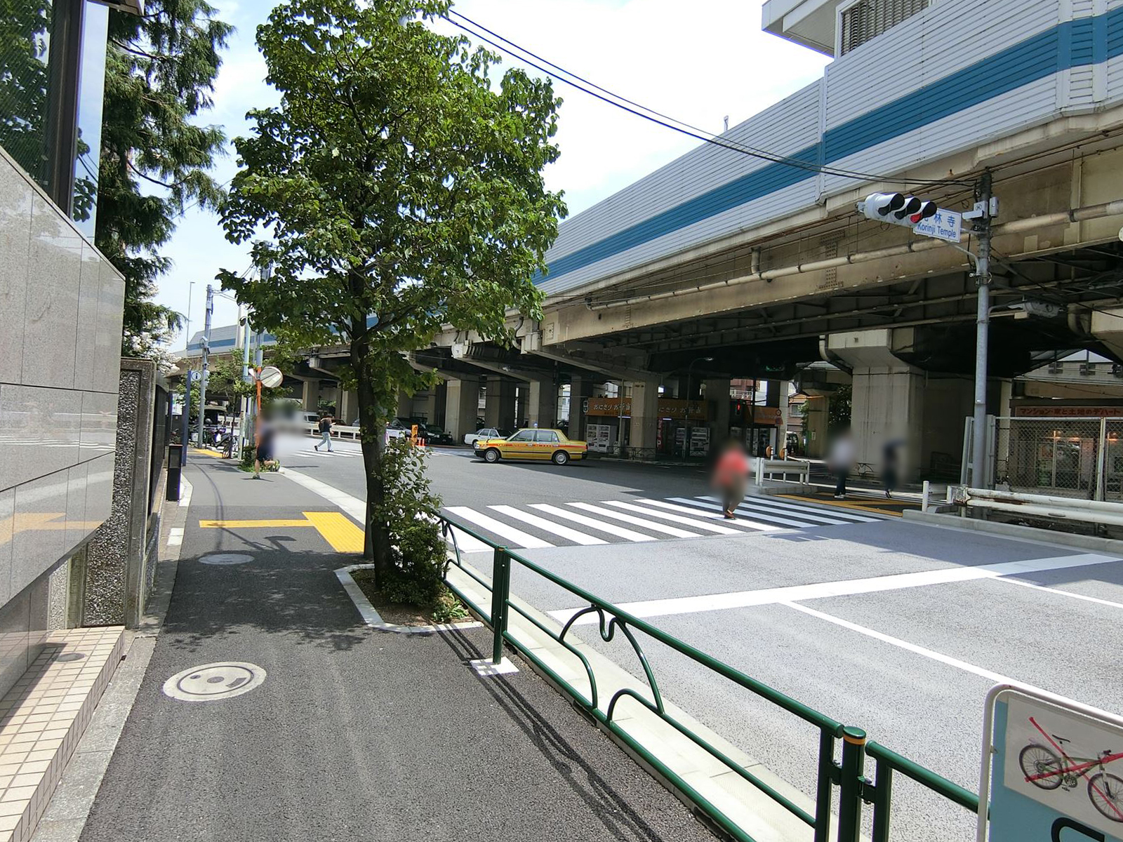 南麻布ビル前面の通り