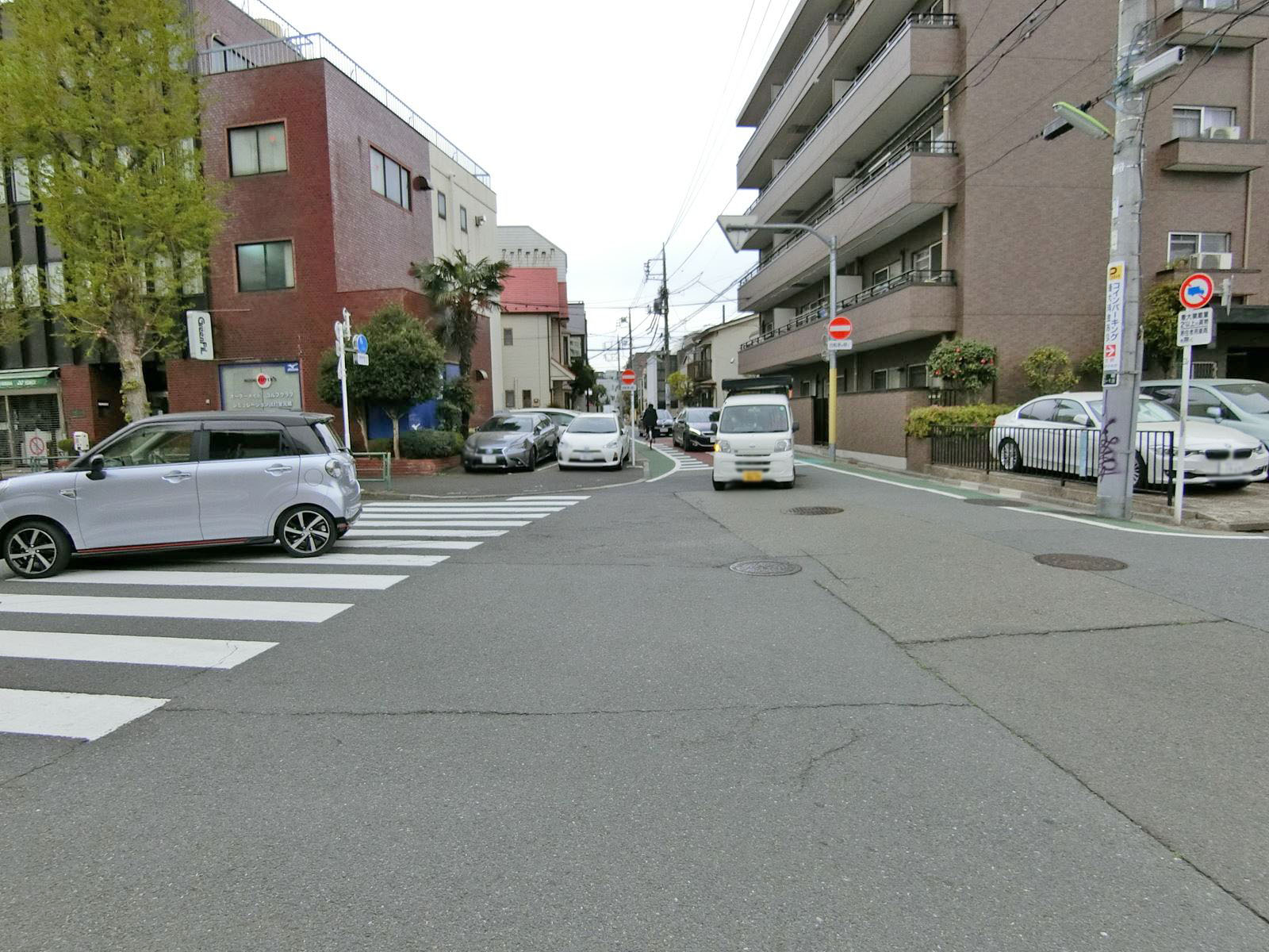 三宿セントラルビル前面の通り