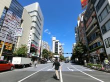 コヤノビル前面のスタ