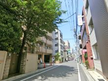 周辺は閑静なエリア