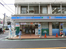 徒歩1分のローソン 
