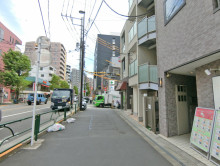 青柳ビル前面の通り